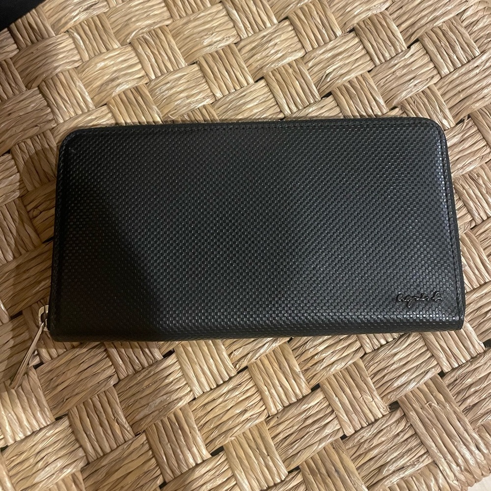 Agnes B Wallet